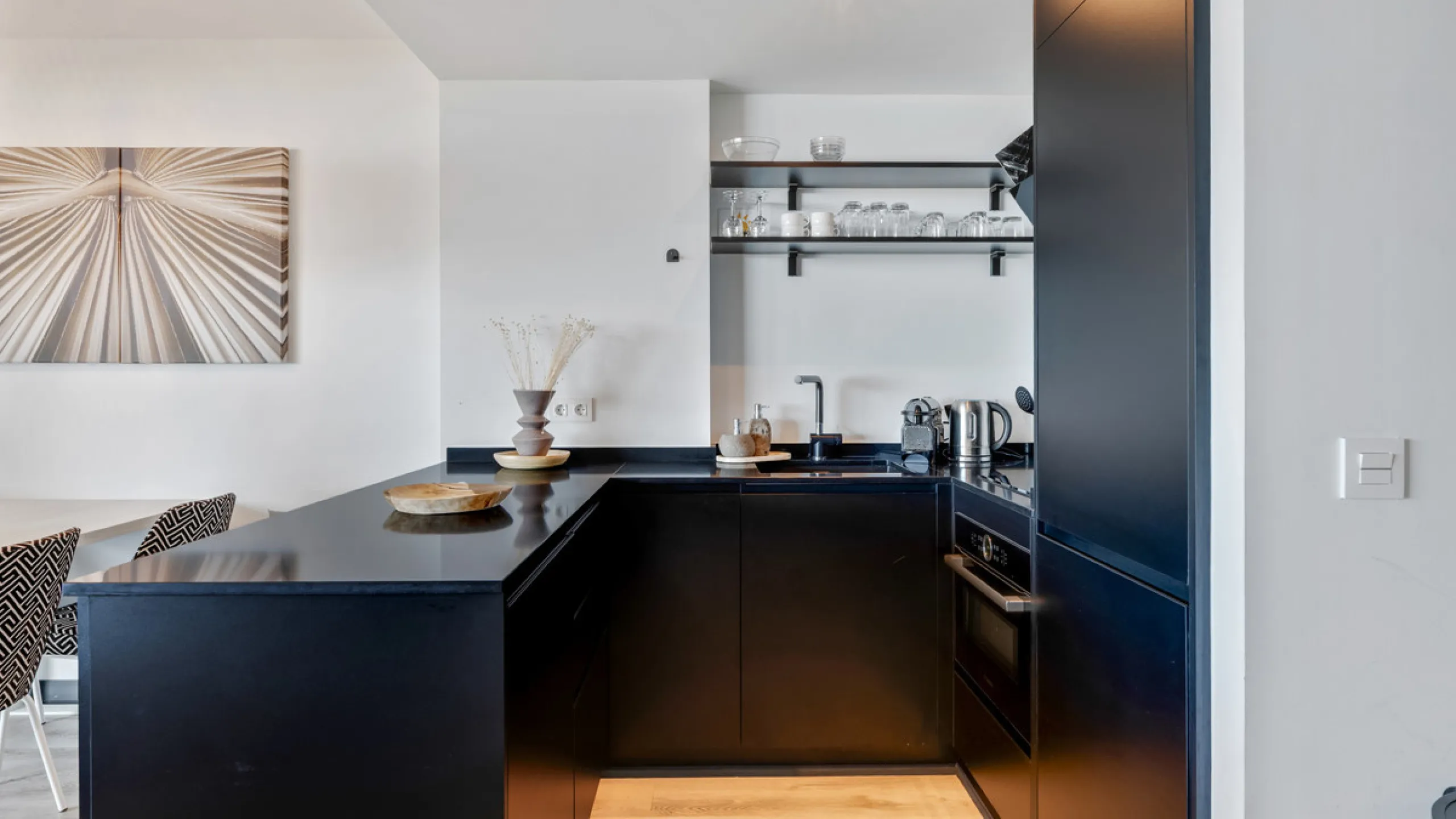 Discover this beautiful 3-bedroom, 2-bathroom apartment in Hacienda el Sueño, an exclusive residential community set in Mijas on the stunning Costa del Sol.
