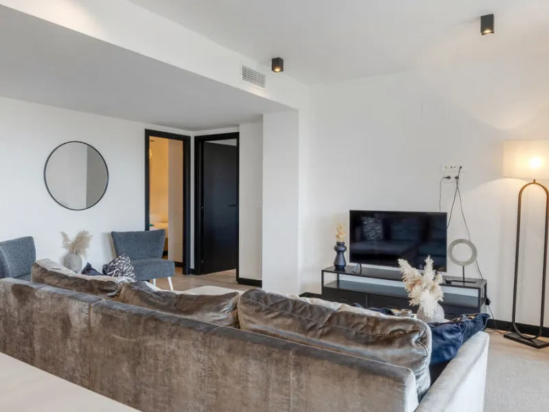 Discover this beautiful 3-bedroom, 2-bathroom apartment in Hacienda el Sueño, an exclusive residential community set in Mijas on the stunning Costa del Sol.