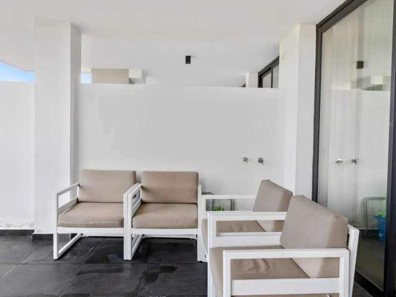 Discover this beautiful 3-bedroom, 2-bathroom apartment in Hacienda el Sueño, an exclusive residential community set in Mijas on the stunning Costa del Sol.