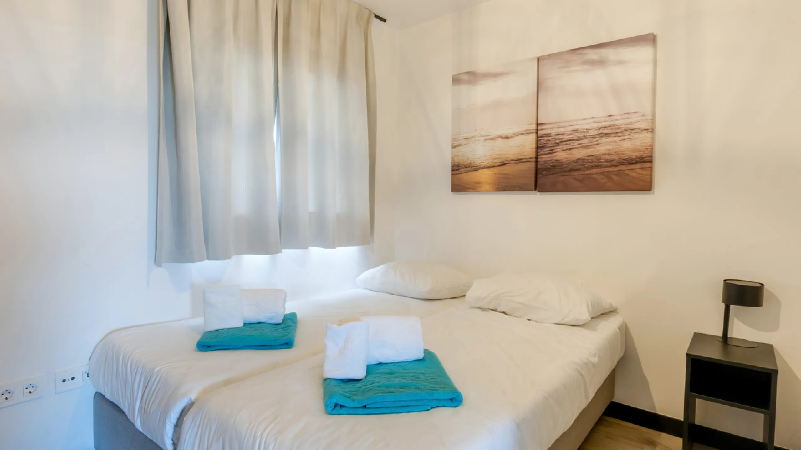 Discover this beautiful 3-bedroom, 2-bathroom apartment in Hacienda el Sueño, an exclusive residential community set in Mijas on the stunning Costa del Sol.