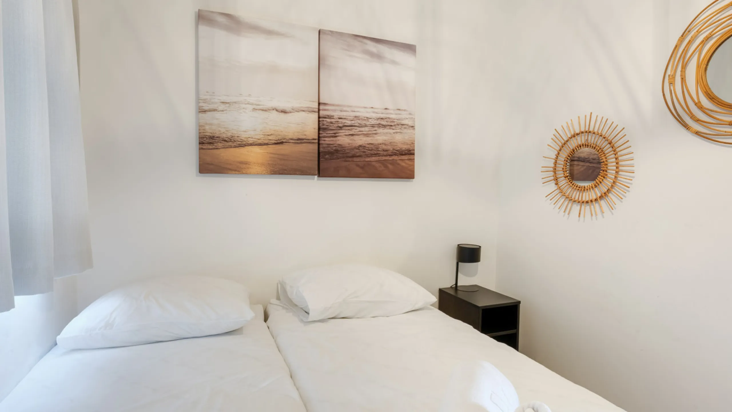 Discover this beautiful 3-bedroom, 2-bathroom apartment in Hacienda el Sueño, an exclusive residential community set in Mijas on the stunning Costa del Sol.