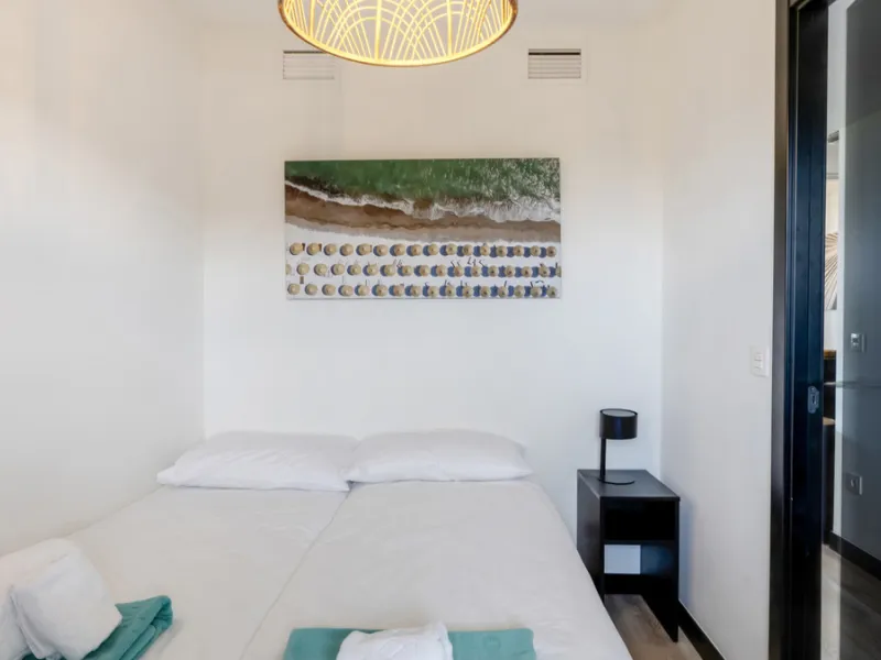 Discover this beautiful 3-bedroom, 2-bathroom apartment in Hacienda el Sueño, an exclusive residential community set in Mijas on the stunning Costa del Sol.