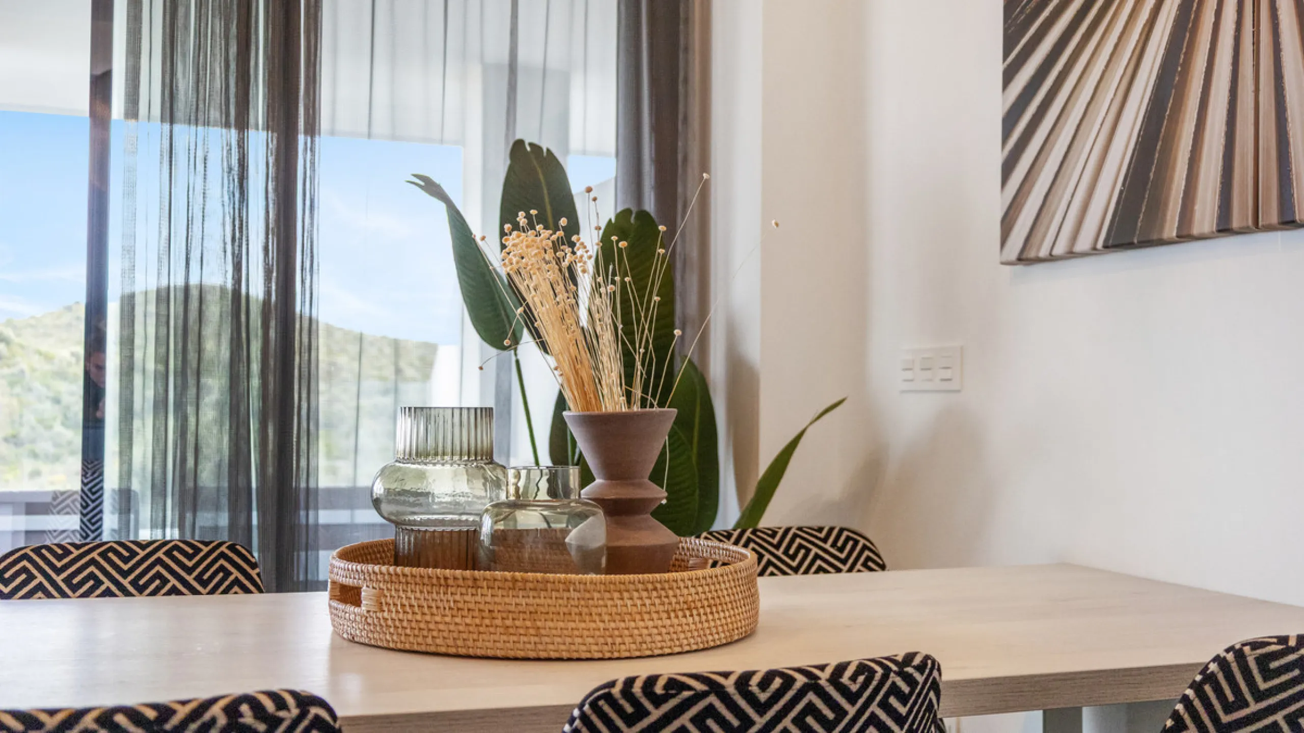Discover this beautiful 3-bedroom, 2-bathroom apartment in Hacienda el Sueño, an exclusive residential community set in Mijas on the stunning Costa del Sol.