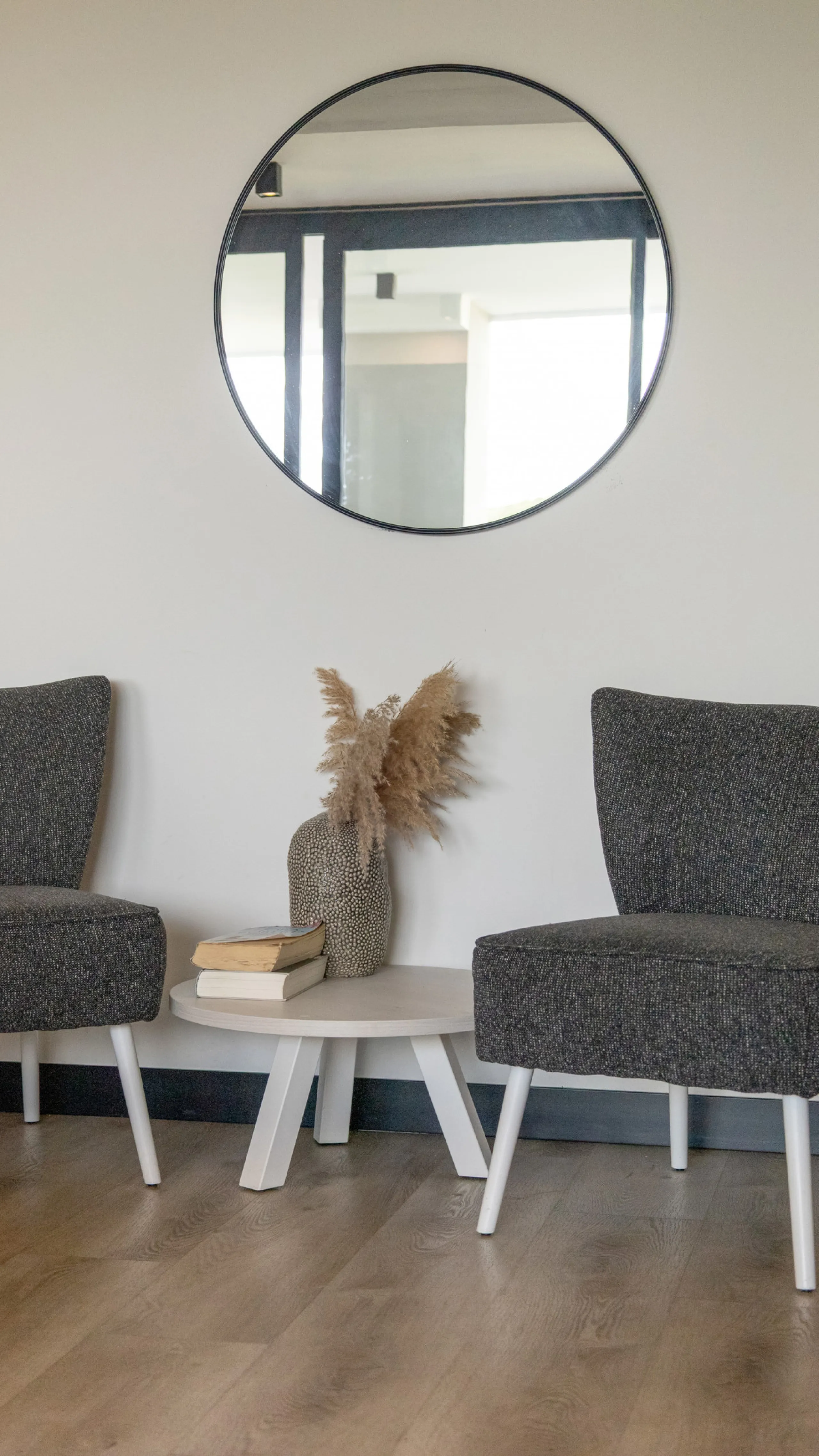 Discover this beautiful 3-bedroom, 2-bathroom apartment in Hacienda el Sueño, an exclusive residential community set in Mijas on the stunning Costa del Sol.