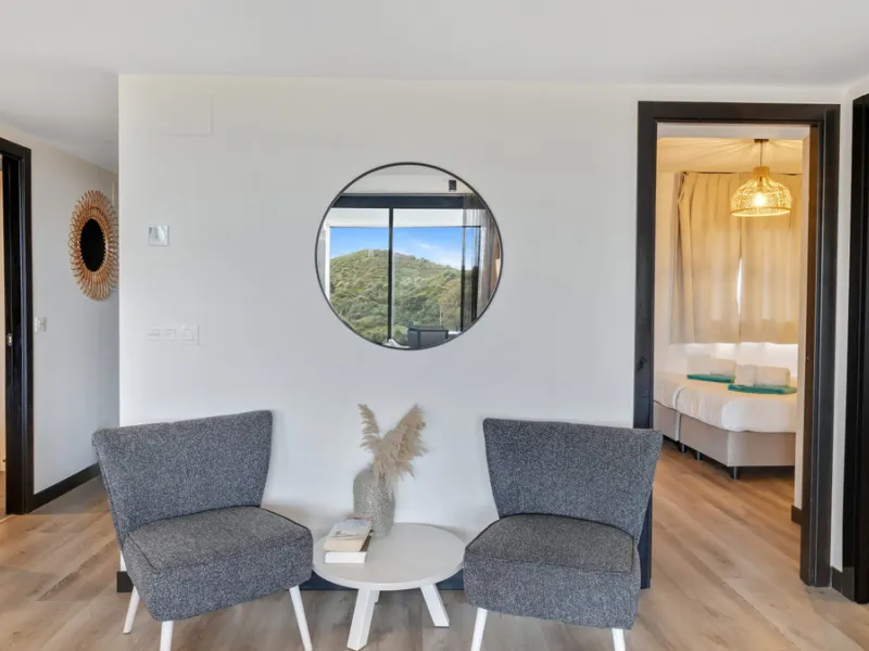 Discover this beautiful 3-bedroom, 2-bathroom apartment in Hacienda el Sueño, an exclusive residential community set in Mijas on the stunning Costa del Sol.