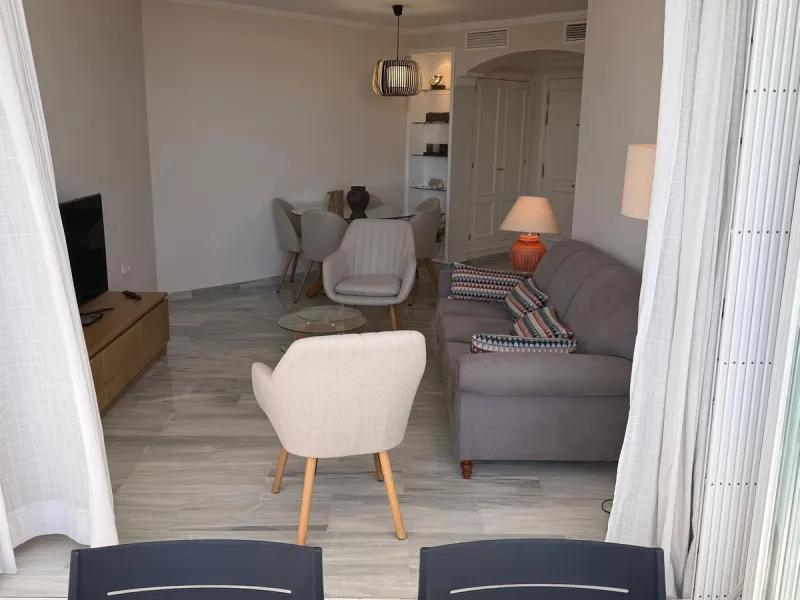 Apartment - Middle Floor Apartment в продаже в Marbella, Málaga. В доме 3 спален и 2 ванных комнат. Площадь дома 103 м²