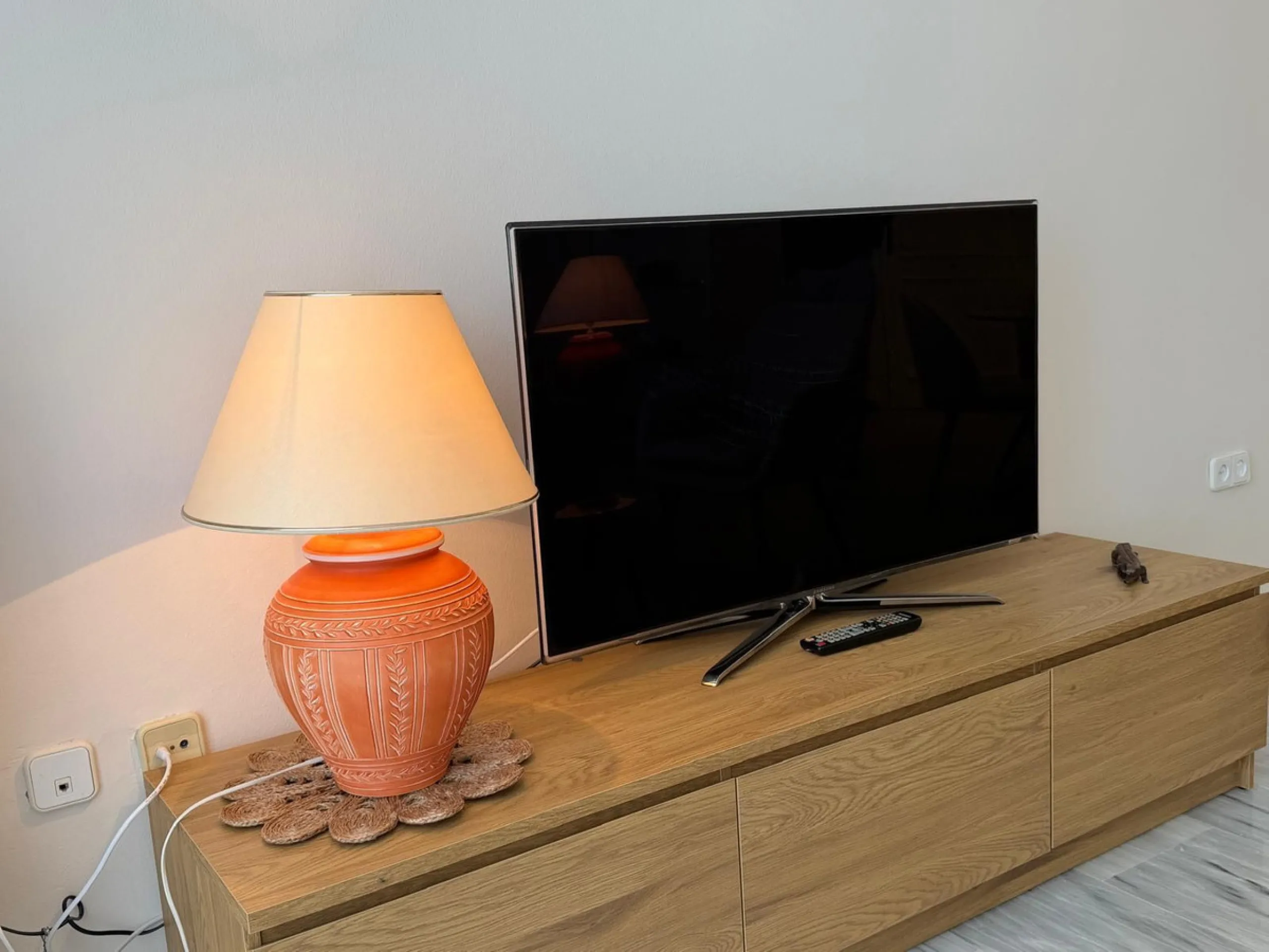 Apartment - Middle Floor Apartment в продаже в Marbella, Málaga. В доме 3 спален и 2 ванных комнат. Площадь дома 103 м²