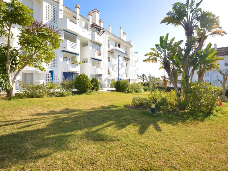 Apartment - Middle Floor Apartment в продаже в Marbella, Málaga. В доме 3 спален и 2 ванных комнат. Площадь дома 103 м²