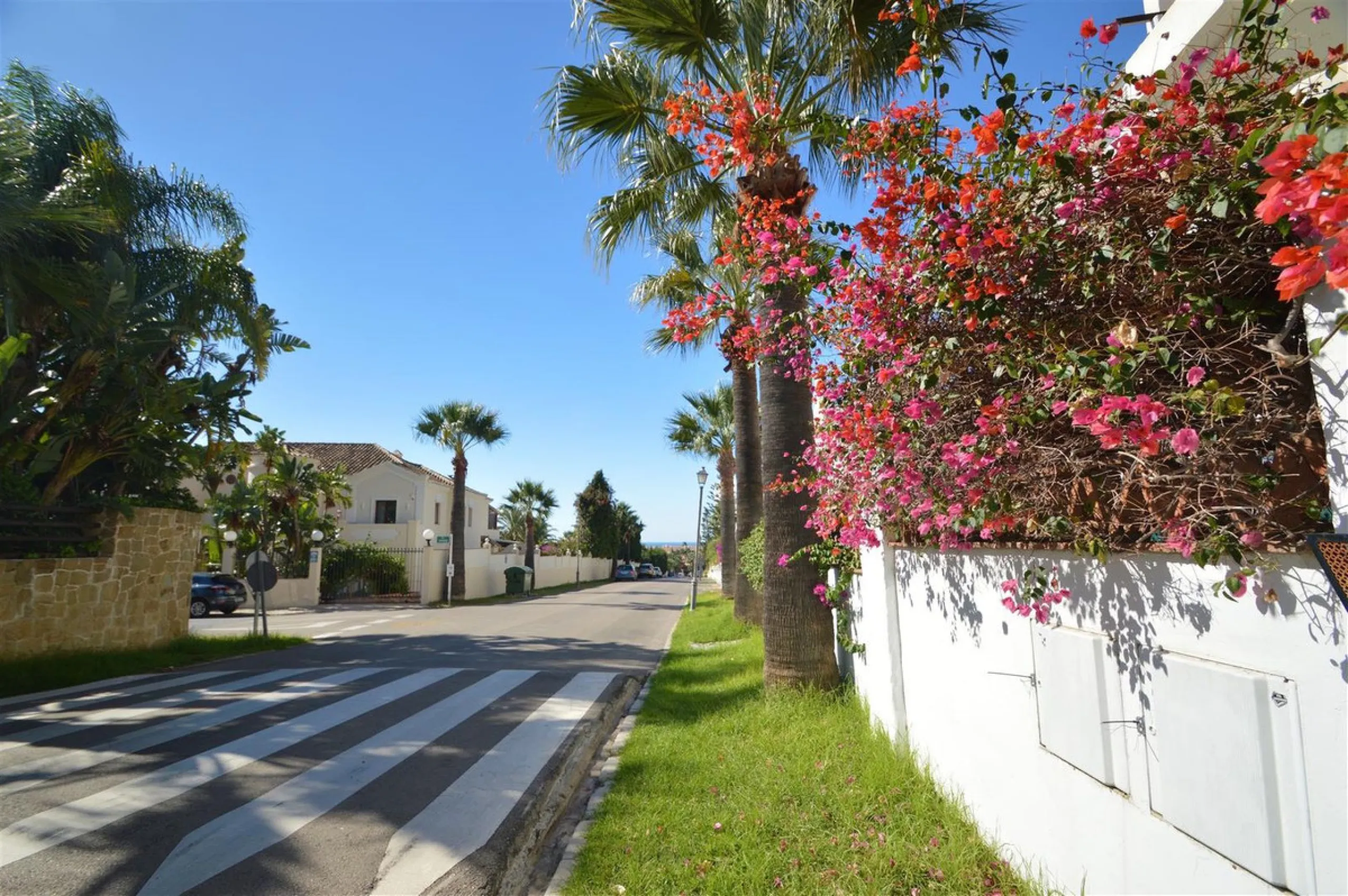 Apartment - Middle Floor Apartment в продаже в Marbella, Málaga. В доме 3 спален и 2 ванных комнат. Площадь дома 103 м²