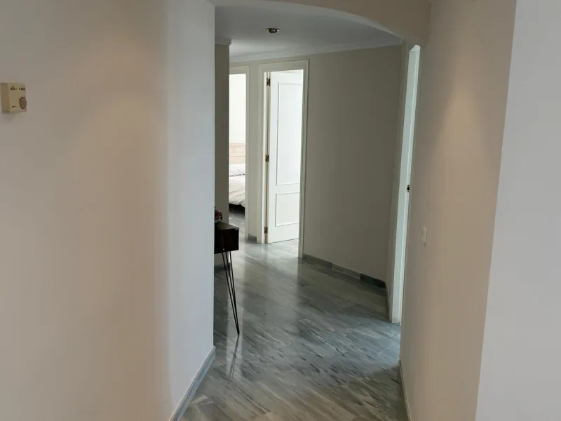 Apartment - Middle Floor Apartment в продаже в Marbella, Málaga. В доме 3 спален и 2 ванных комнат. Площадь дома 103 м²