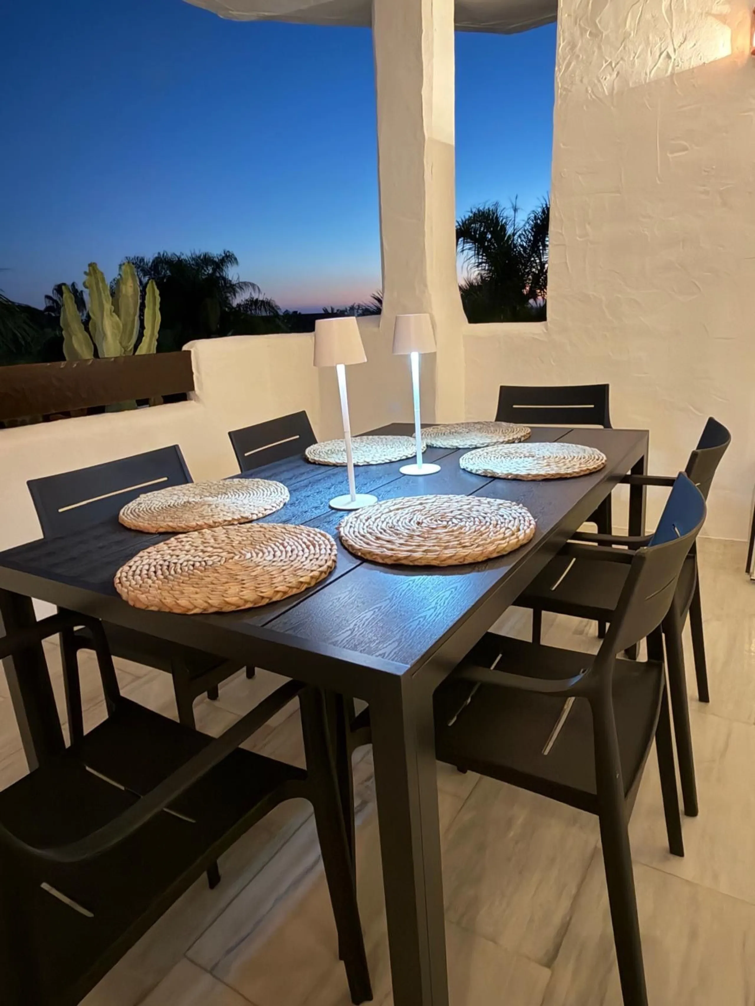 Apartment - Middle Floor Apartment в продаже в Marbella, Málaga. В доме 3 спален и 2 ванных комнат. Площадь дома 103 м²