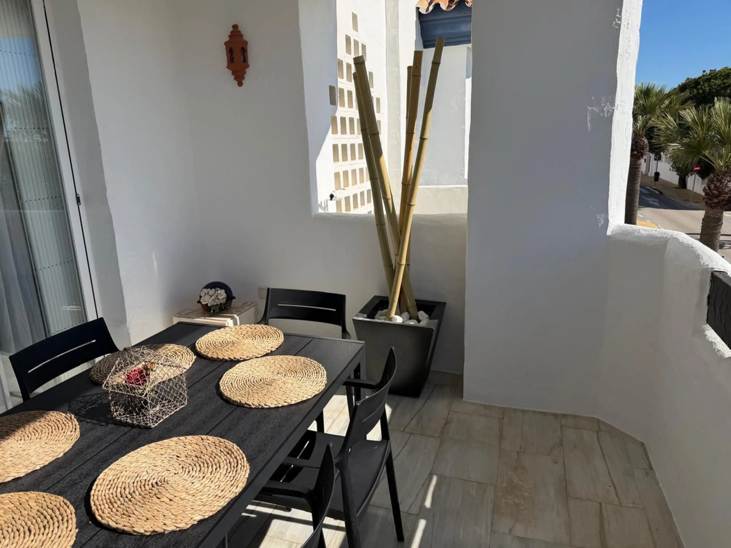Apartment - Middle Floor Apartment в продаже в Marbella, Málaga. В доме 3 спален и 2 ванных комнат. Площадь дома 103 м²