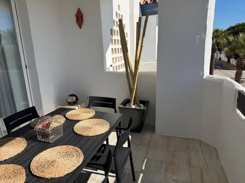 Apartment - Middle Floor Apartment в продаже в Marbella, Málaga. В доме 3 спален и 2 ванных комнат. Площадь дома 103 м²