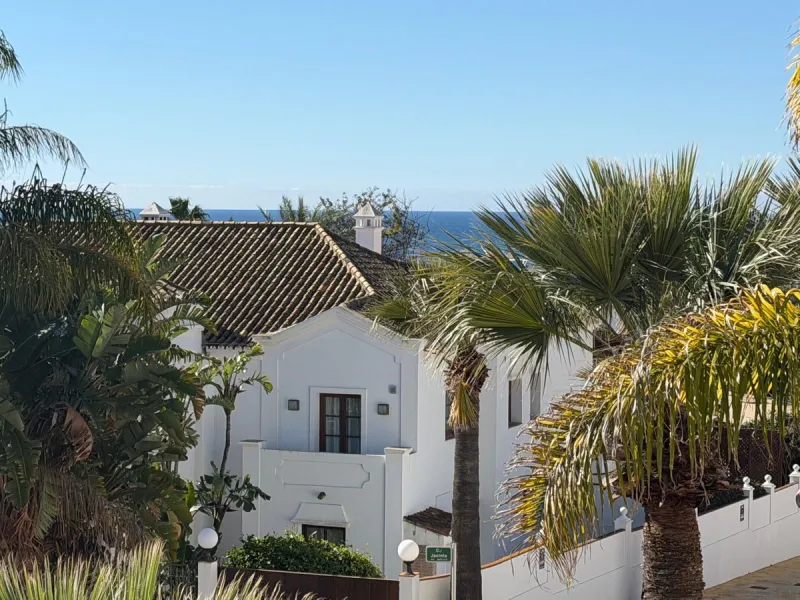 Apartment - Middle Floor Apartment в продаже в Marbella, Málaga. В доме 3 спален и 2 ванных комнат. Площадь дома 103 м²