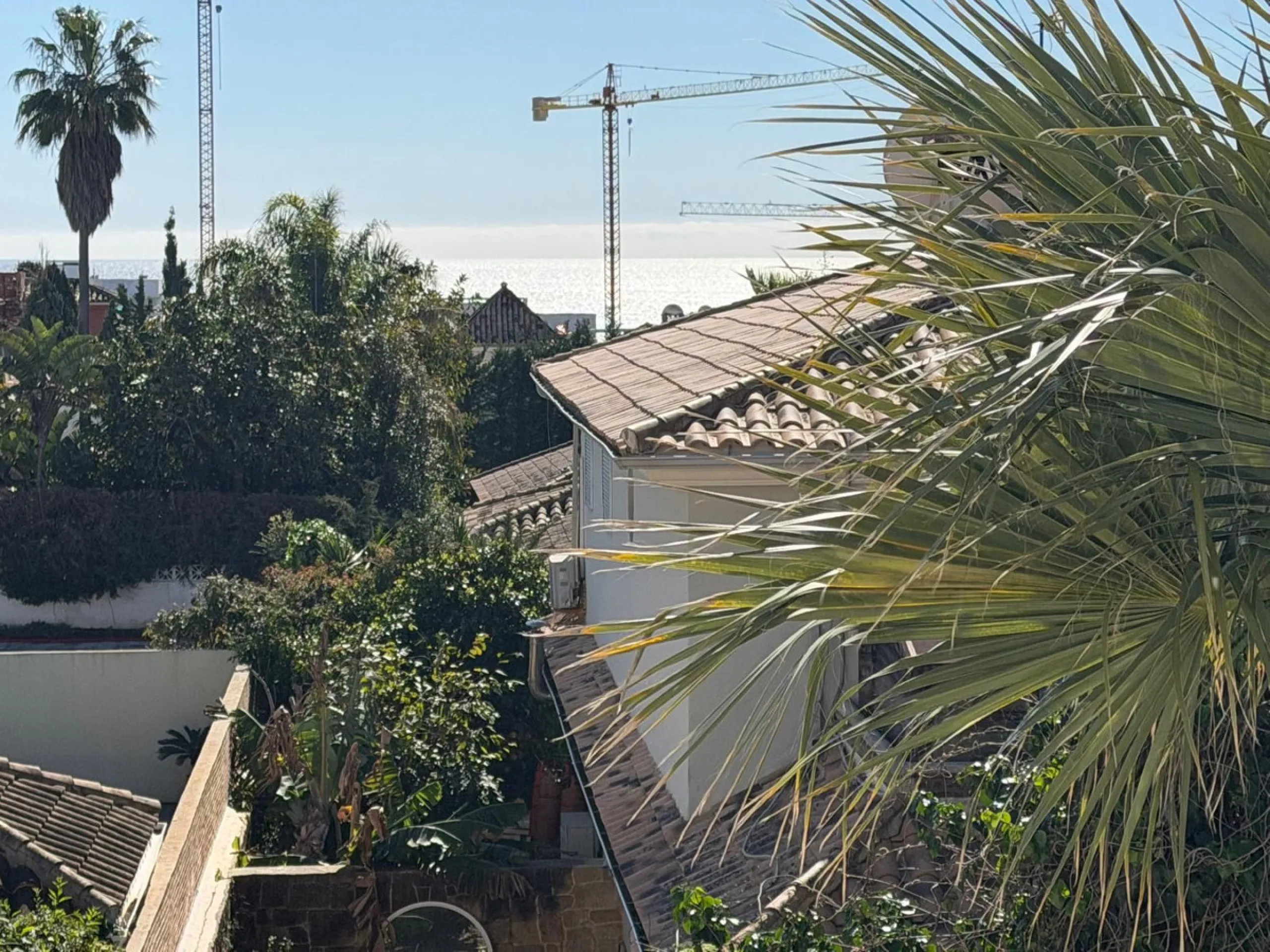 Apartment - Middle Floor Apartment в продаже в Marbella, Málaga. В доме 3 спален и 2 ванных комнат. Площадь дома 103 м²