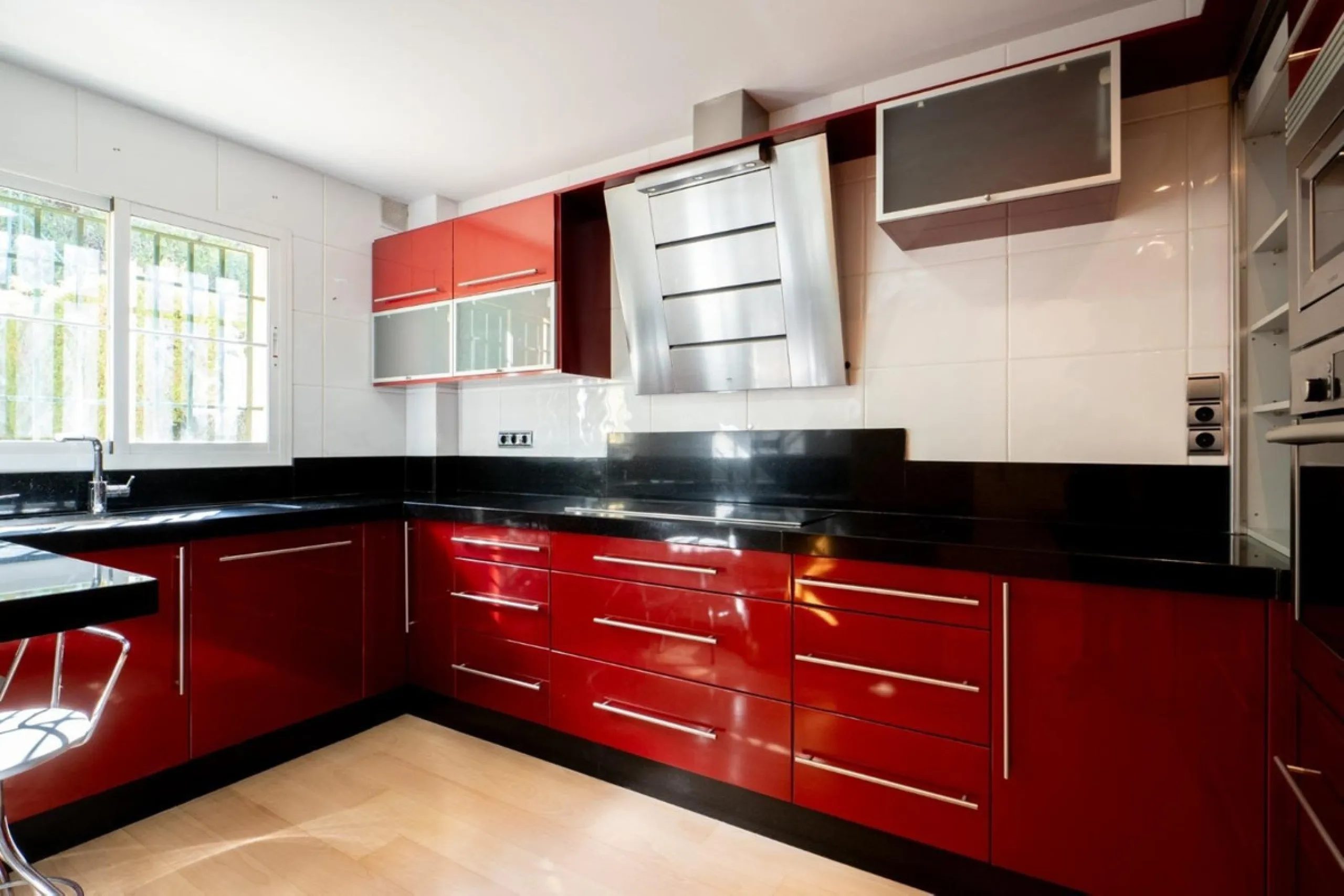 House - Townhouse в продаже в Fuengirola, Málaga. В доме 4 спален и 3 ванных комнат. Площадь дома 240 м²