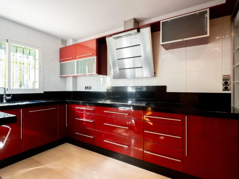 House - Townhouse в продаже в Fuengirola, Málaga. В доме 4 спален и 3 ванных комнат. Площадь дома 240 м²