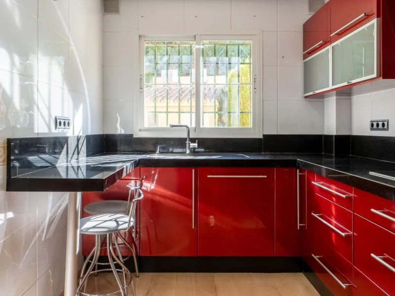 House - Townhouse в продаже в Fuengirola, Málaga. В доме 4 спален и 3 ванных комнат. Площадь дома 240 м²