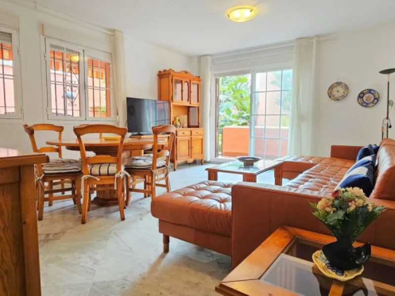 Fantastic, spacious and bright seaside elevated ground floor corner apartment, in a beachfront residential complex, located on one of the best beaches in Marbella. It features a large, very pleasant terrace that surrounds the entire property, perfect for 