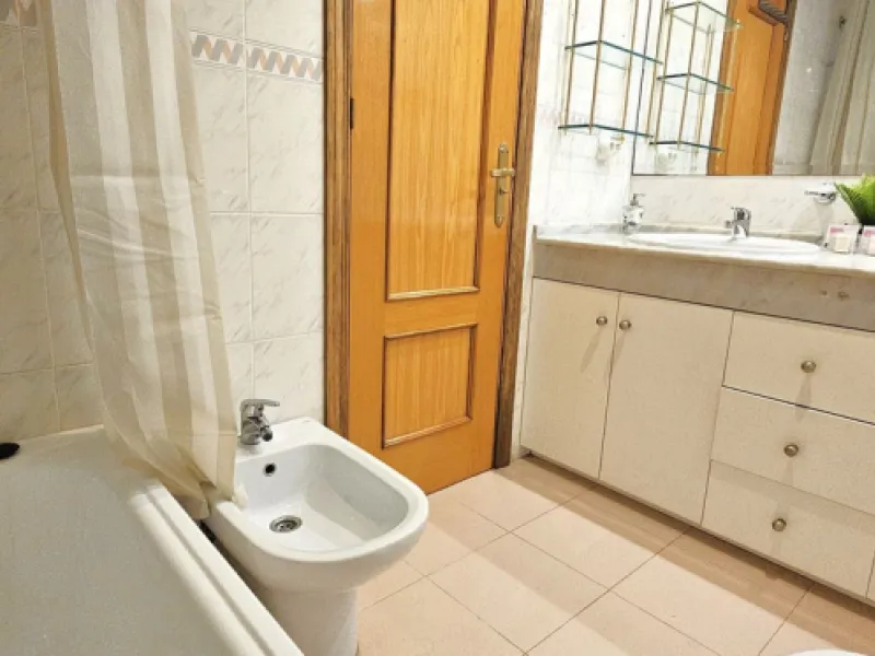 Fantastic, spacious and bright seaside elevated ground floor corner apartment, in a beachfront residential complex, located on one of the best beaches in Marbella. It features a large, very pleasant terrace that surrounds the entire property, perfect for 