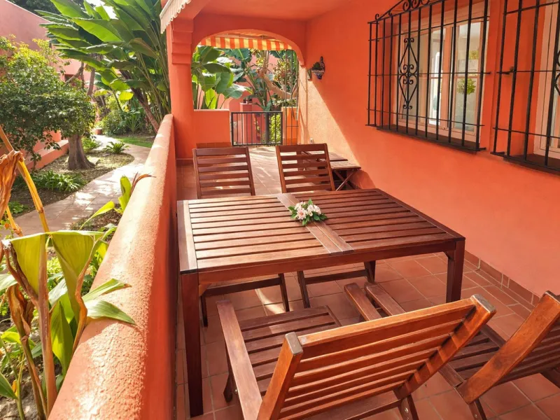Fantastic, spacious and bright seaside elevated ground floor corner apartment, in a beachfront residential complex, located on one of the best beaches in Marbella. It features a large, very pleasant terrace that surrounds the entire property, perfect for 