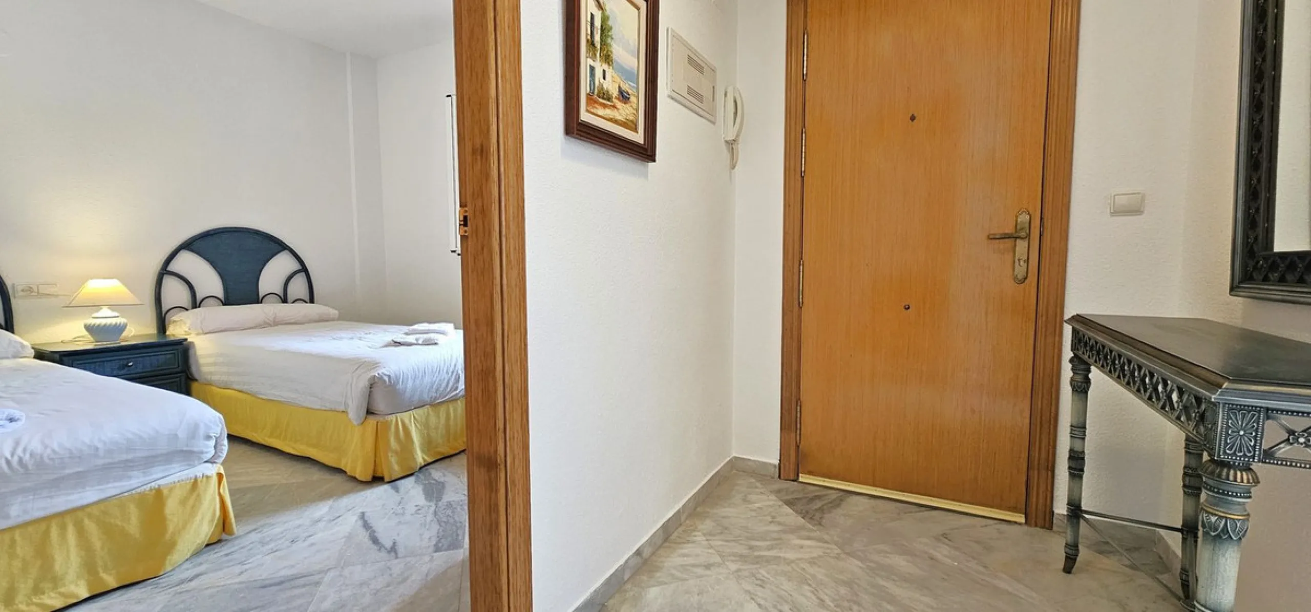 Fantastic, spacious and bright seaside elevated ground floor corner apartment, in a beachfront residential complex, located on one of the best beaches in Marbella. It features a large, very pleasant terrace that surrounds the entire property, perfect for 