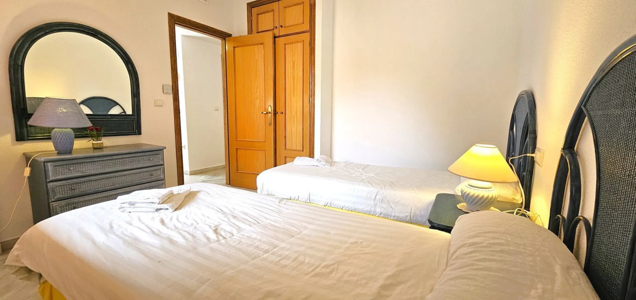 Fantastic, spacious and bright seaside elevated ground floor corner apartment, in a beachfront residential complex, located on one of the best beaches in Marbella. It features a large, very pleasant terrace that surrounds the entire property, perfect for 