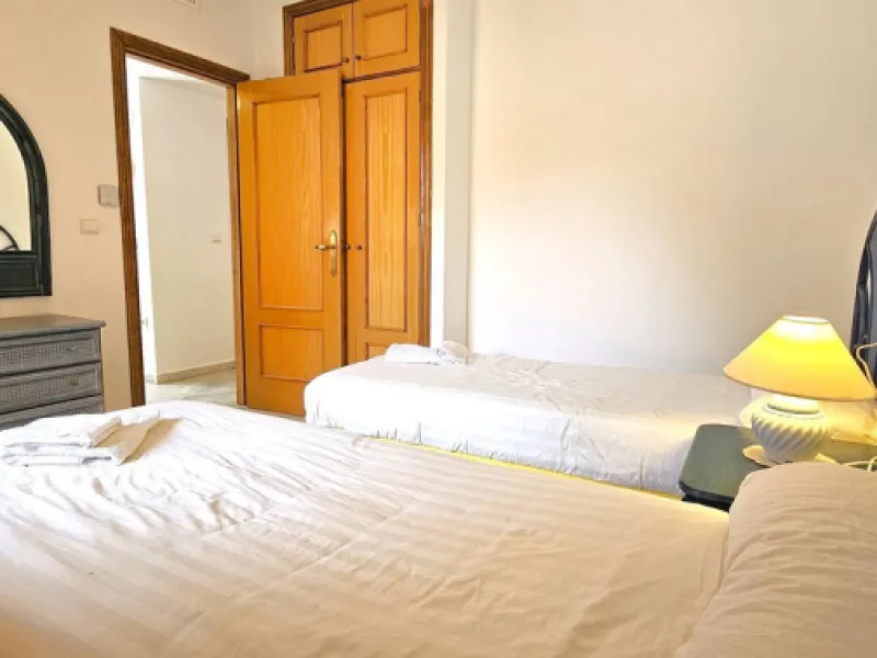 Fantastic, spacious and bright seaside elevated ground floor corner apartment, in a beachfront residential complex, located on one of the best beaches in Marbella. It features a large, very pleasant terrace that surrounds the entire property, perfect for 