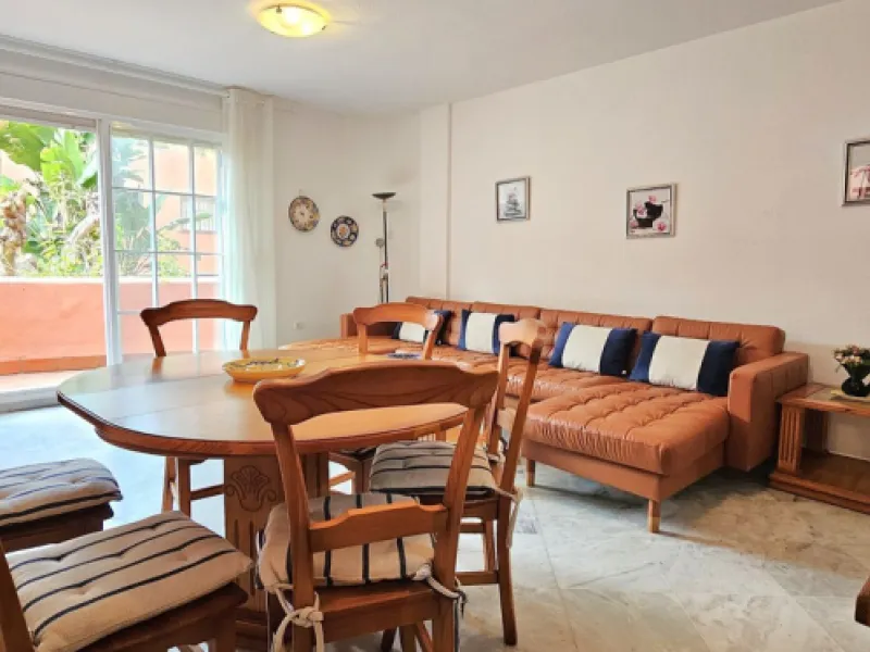 Fantastic, spacious and bright seaside elevated ground floor corner apartment, in a beachfront residential complex, located on one of the best beaches in Marbella. It features a large, very pleasant terrace that surrounds the entire property, perfect for 