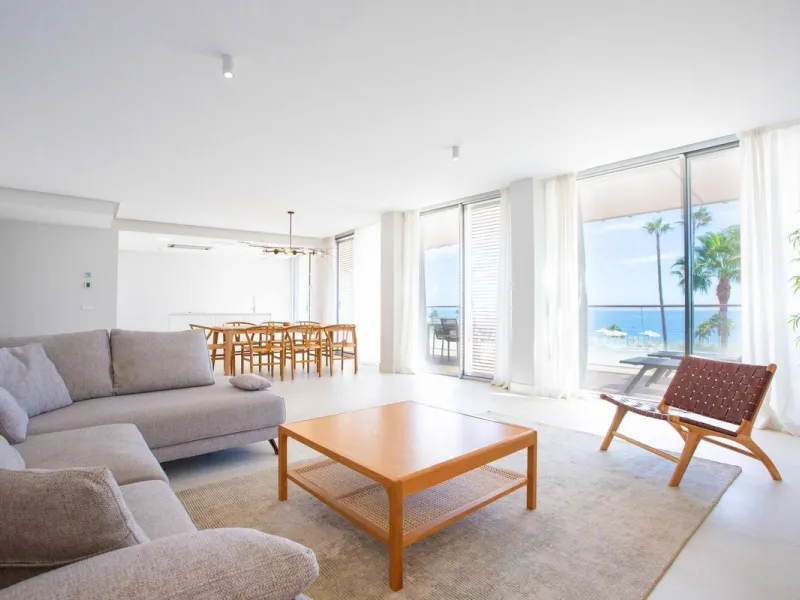 Apartment - Middle Floor Apartment в продаже в Estepona, Málaga. В доме 3 спален и 3 ванных комнат. Площадь дома 159 м²
