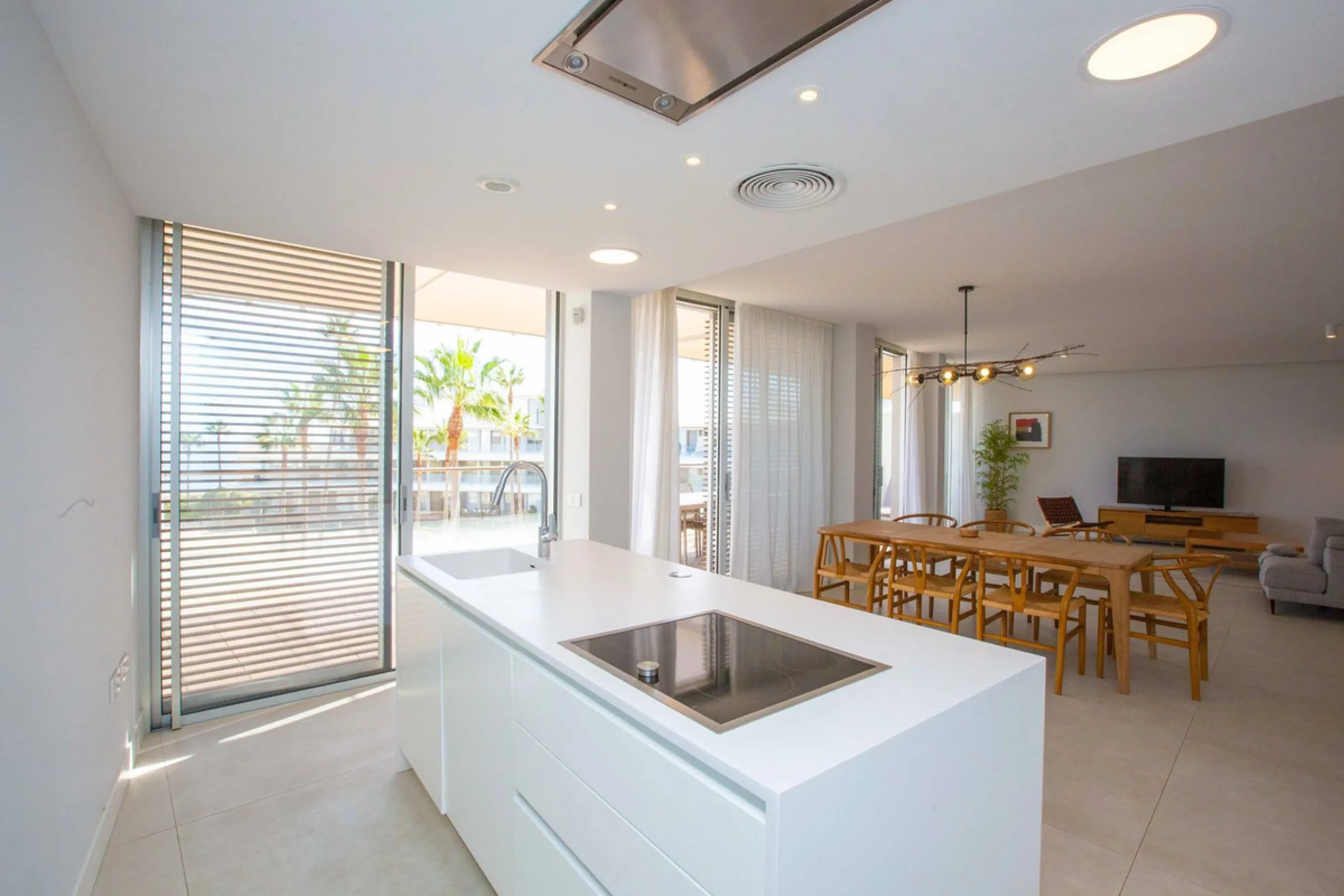 Apartment - Middle Floor Apartment в продаже в Estepona, Málaga. В доме 3 спален и 3 ванных комнат. Площадь дома 159 м²