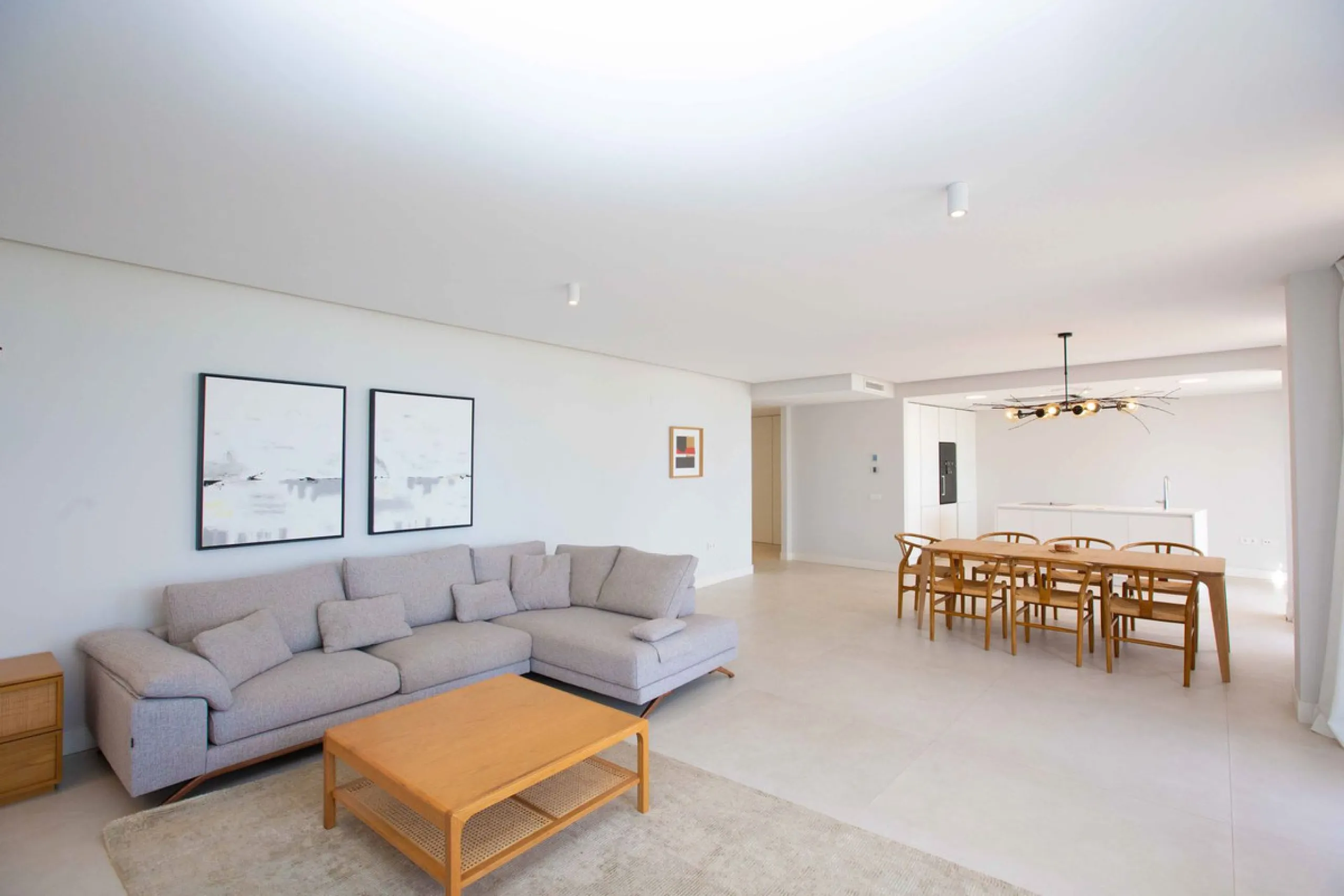 Apartment - Middle Floor Apartment в продаже в Estepona, Málaga. В доме 3 спален и 3 ванных комнат. Площадь дома 159 м²