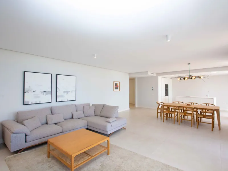 Apartment - Middle Floor Apartment в продаже в Estepona, Málaga. В доме 3 спален и 3 ванных комнат. Площадь дома 159 м²