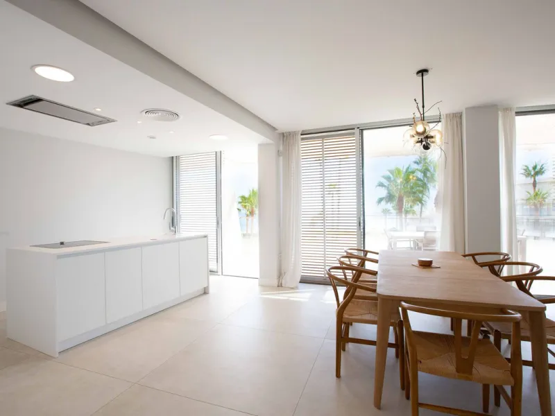 Apartment - Middle Floor Apartment в продаже в Estepona, Málaga. В доме 3 спален и 3 ванных комнат. Площадь дома 159 м²