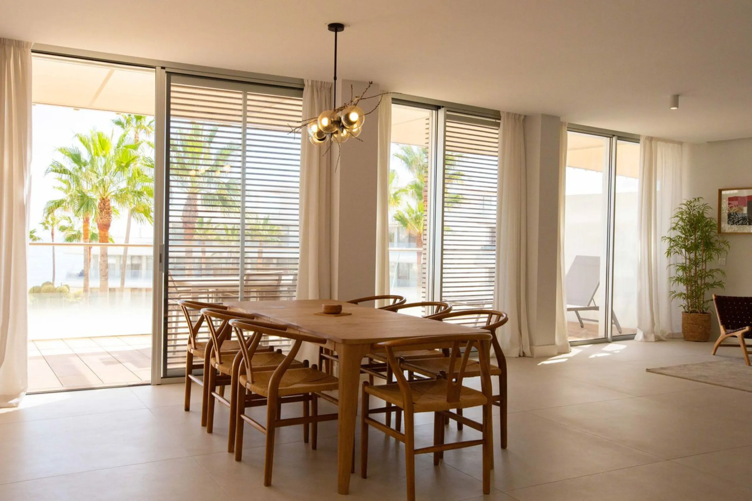 Apartment - Middle Floor Apartment в продаже в Estepona, Málaga. В доме 3 спален и 3 ванных комнат. Площадь дома 159 м²