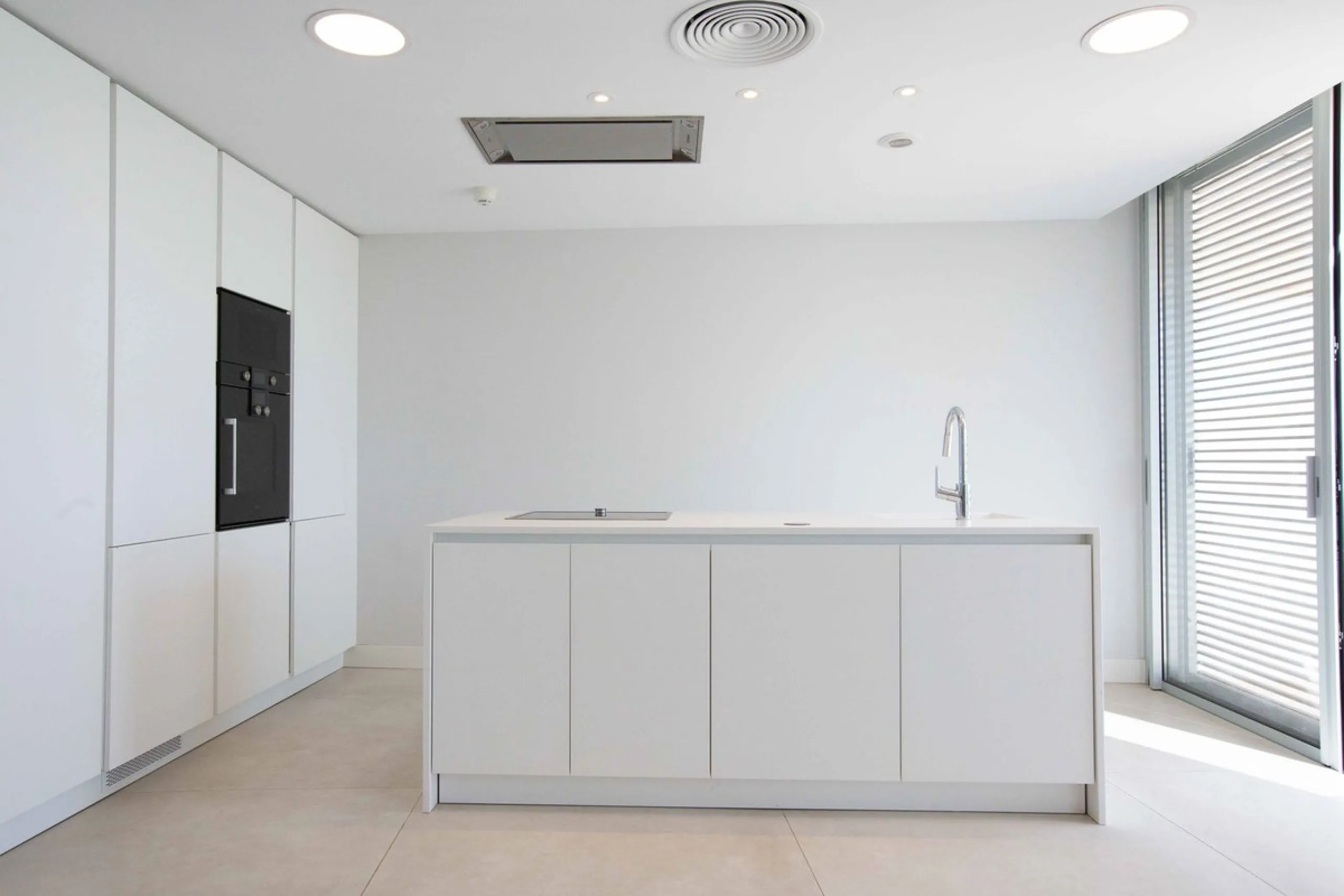 Apartment - Middle Floor Apartment в продаже в Estepona, Málaga. В доме 3 спален и 3 ванных комнат. Площадь дома 159 м²