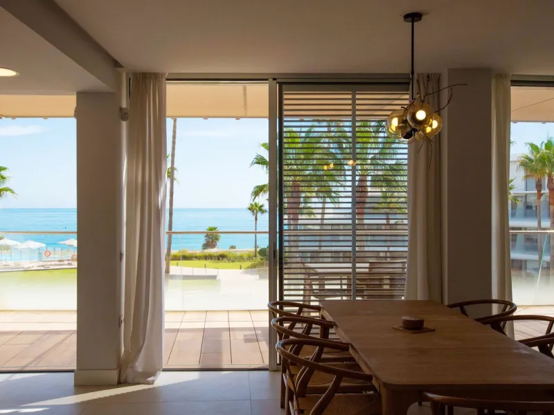 Apartment - Middle Floor Apartment в продаже в Estepona, Málaga. В доме 3 спален и 3 ванных комнат. Площадь дома 159 м²
