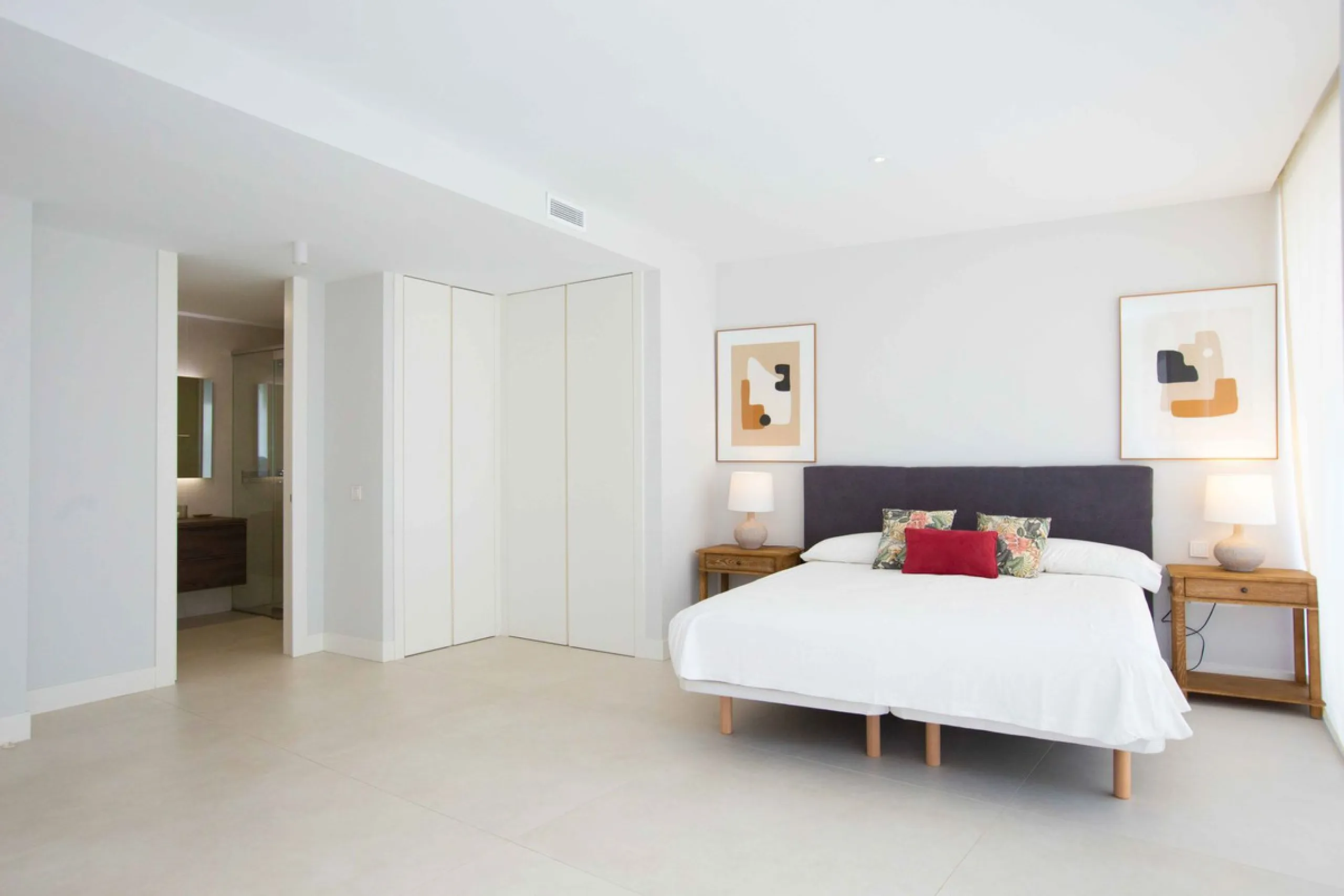 Apartment - Middle Floor Apartment в продаже в Estepona, Málaga. В доме 3 спален и 3 ванных комнат. Площадь дома 159 м²