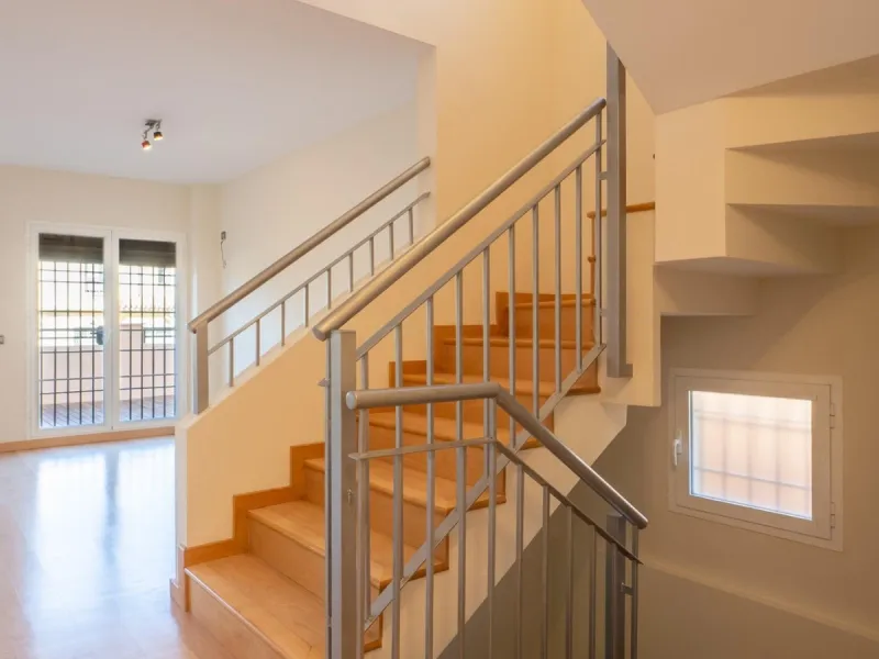 House - Townhouse в продаже в Fuengirola, Málaga. В доме 4 спален и 3 ванных комнат. Площадь дома 240 м²