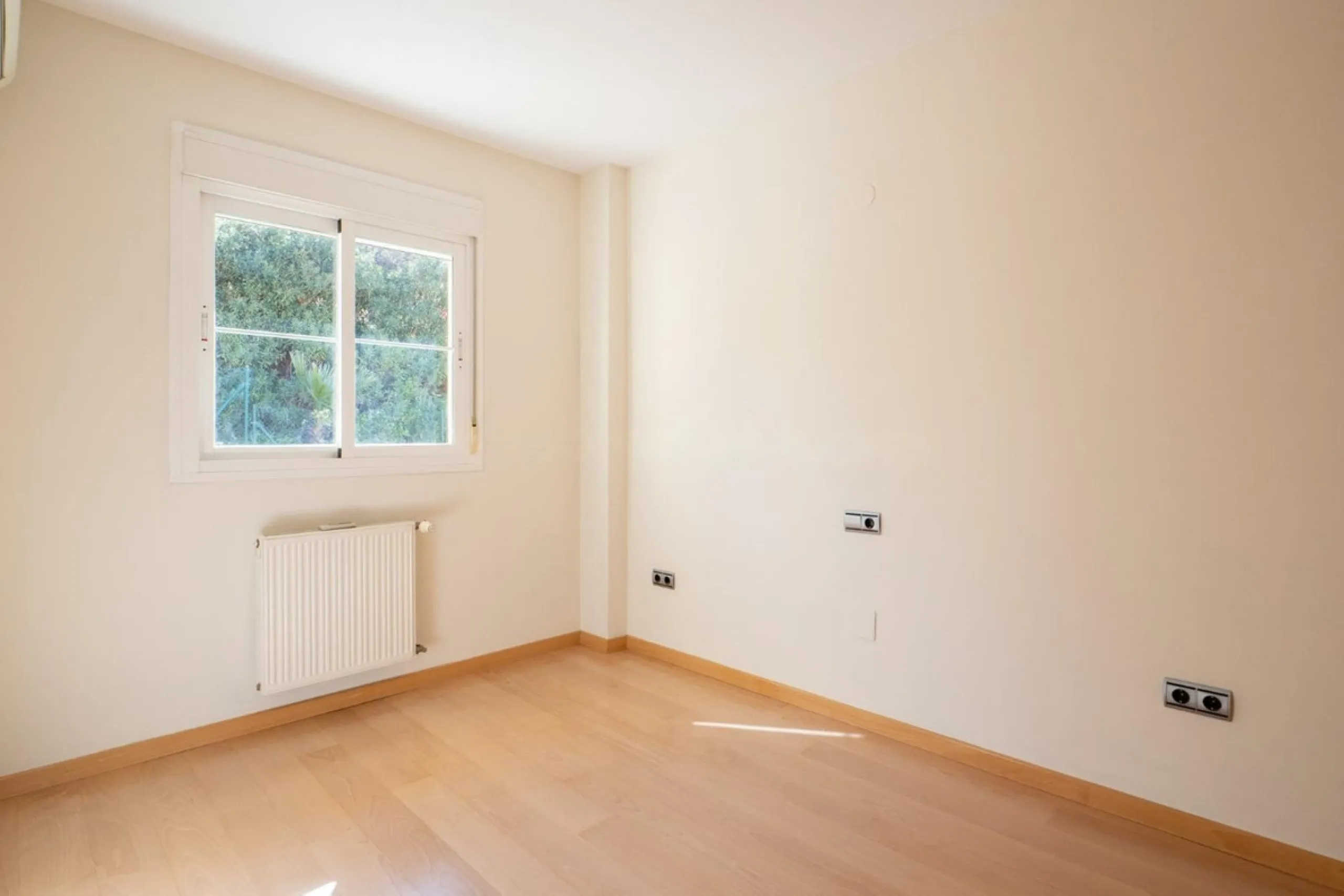 House - Townhouse в продаже в Fuengirola, Málaga. В доме 4 спален и 3 ванных комнат. Площадь дома 240 м²
