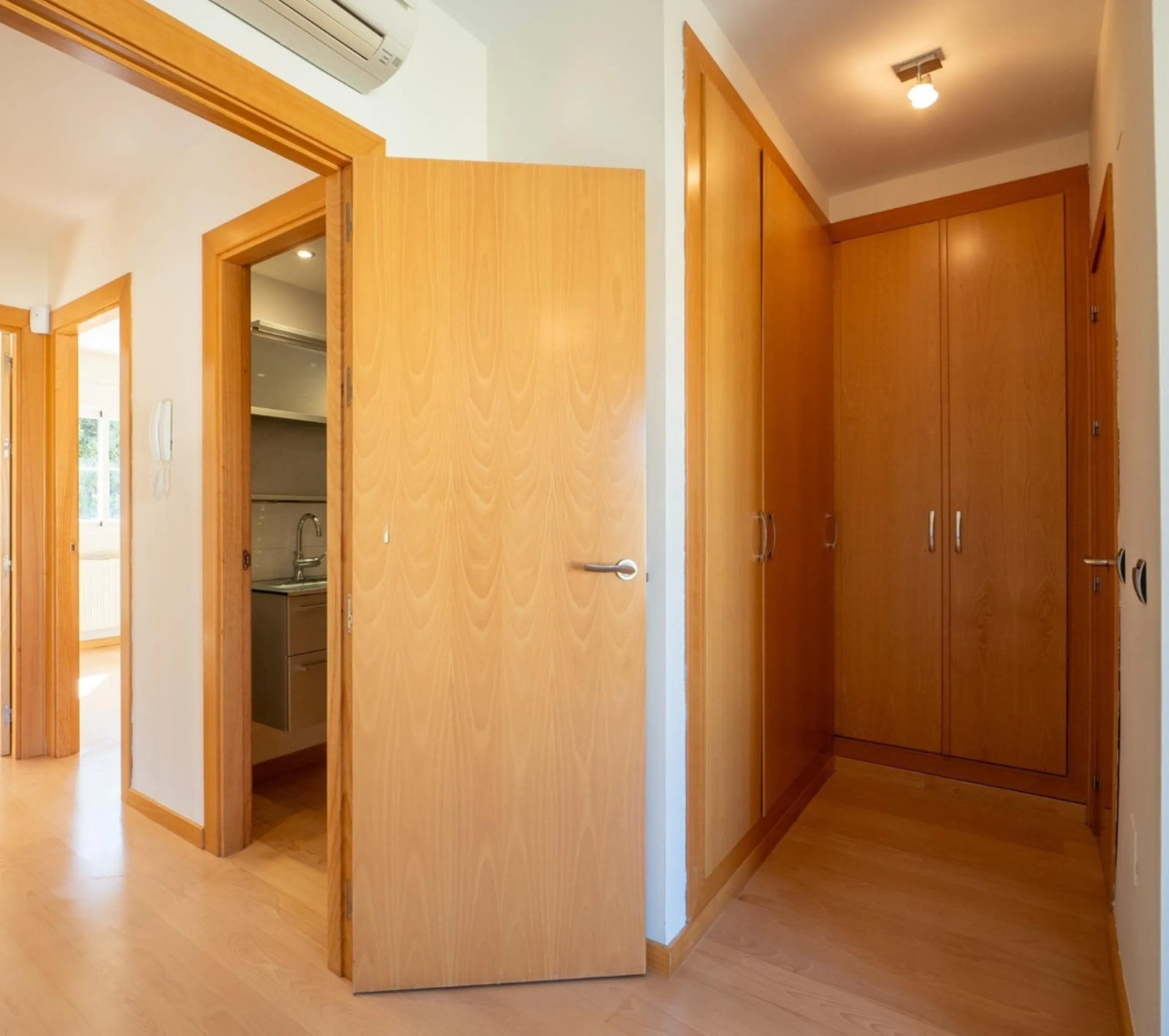 House - Townhouse в продаже в Fuengirola, Málaga. В доме 4 спален и 3 ванных комнат. Площадь дома 240 м²