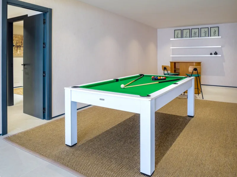 House - Detached Villa в продаже в Marbella, Málaga. В доме 5 спален и 6 ванных комнат. Площадь дома 465 м². Площадь участка 905 м²