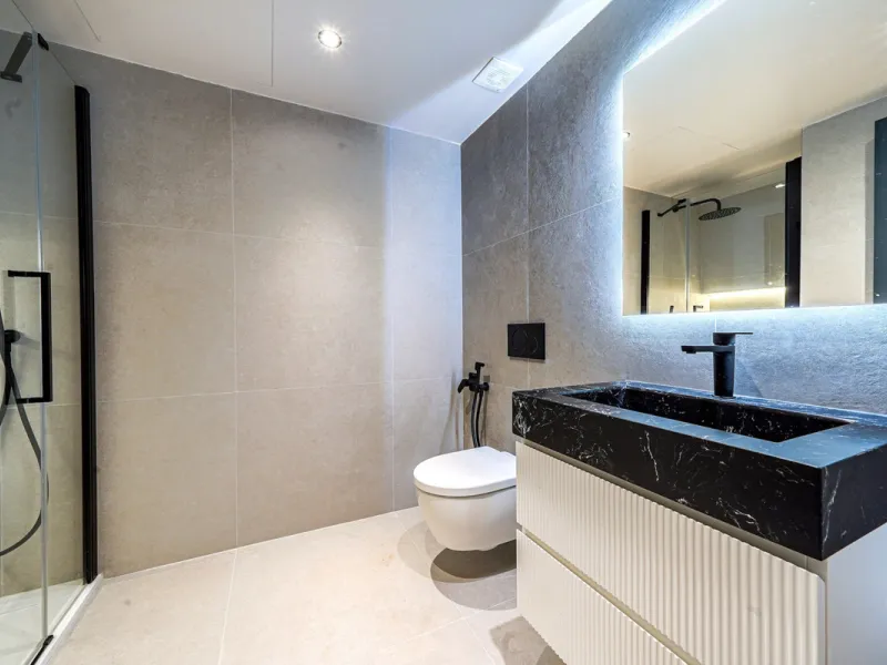 House - Detached Villa в продаже в Marbella, Málaga. В доме 5 спален и 6 ванных комнат. Площадь дома 465 м². Площадь участка 905 м²