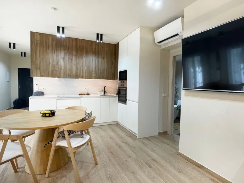 A lovely and completly refurbished  2 bedrooms apartment in the heart of Puerto Banus Muelle Ribera.