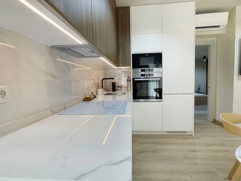 A lovely and completly refurbished  2 bedrooms apartment in the heart of Puerto Banus Muelle Ribera.