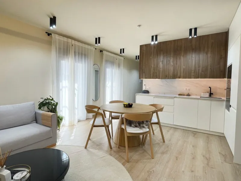 A lovely and completly refurbished  2 bedrooms apartment in the heart of Puerto Banus Muelle Ribera.