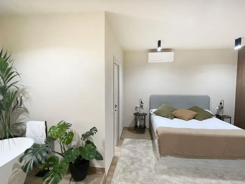 A lovely and completly refurbished  2 bedrooms apartment in the heart of Puerto Banus Muelle Ribera.