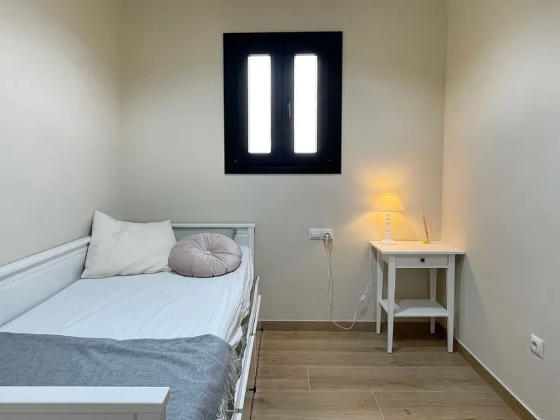 A lovely and completly refurbished  2 bedrooms apartment in the heart of Puerto Banus Muelle Ribera.