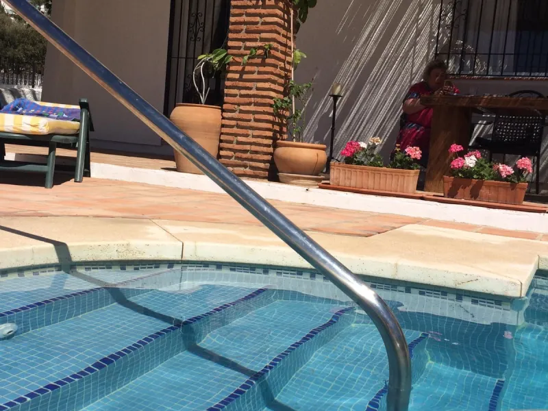 Detached Villa 500m from the Beach: Sun, Privacy and Comfort in Riviera del Sol