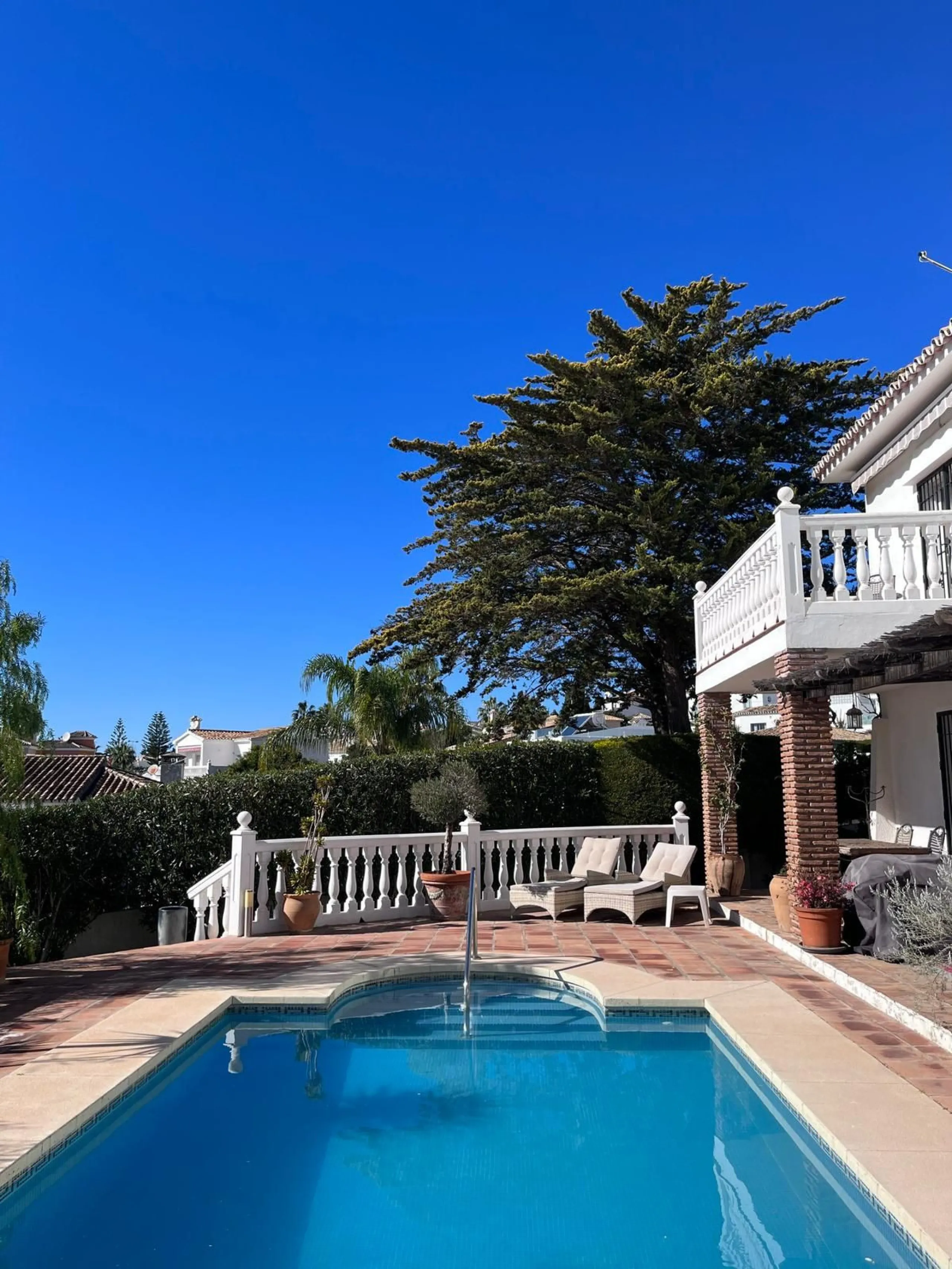 Detached Villa 500m from the Beach: Sun, Privacy and Comfort in Riviera del Sol